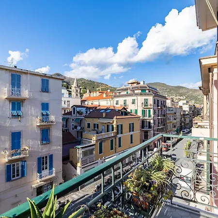 Hostdomus - Dante Apartment